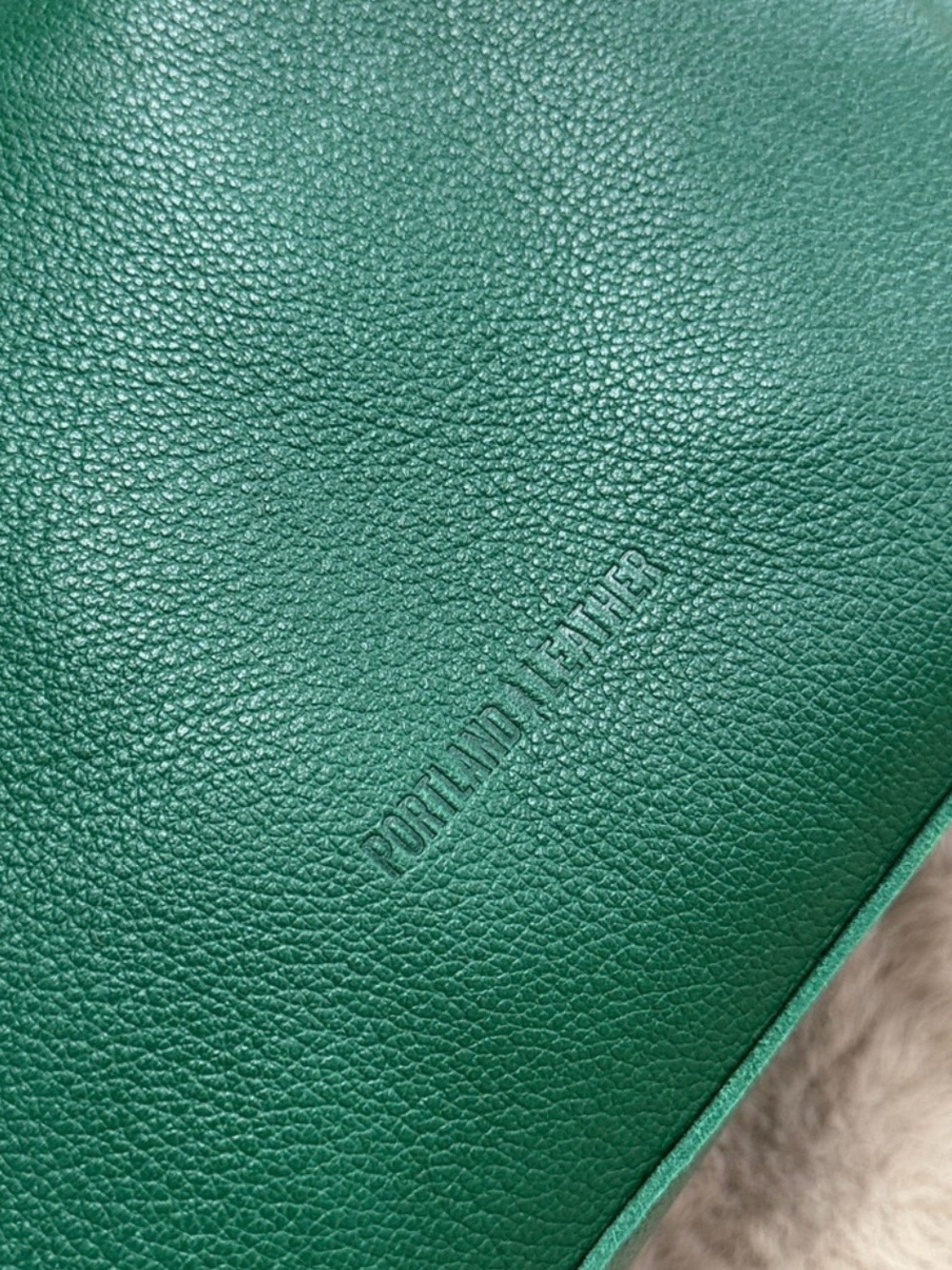Portland Leather Medium Aspen in Bacalar Premium Line EUC Leather Shoulder Bag - Picture 7 of 14
